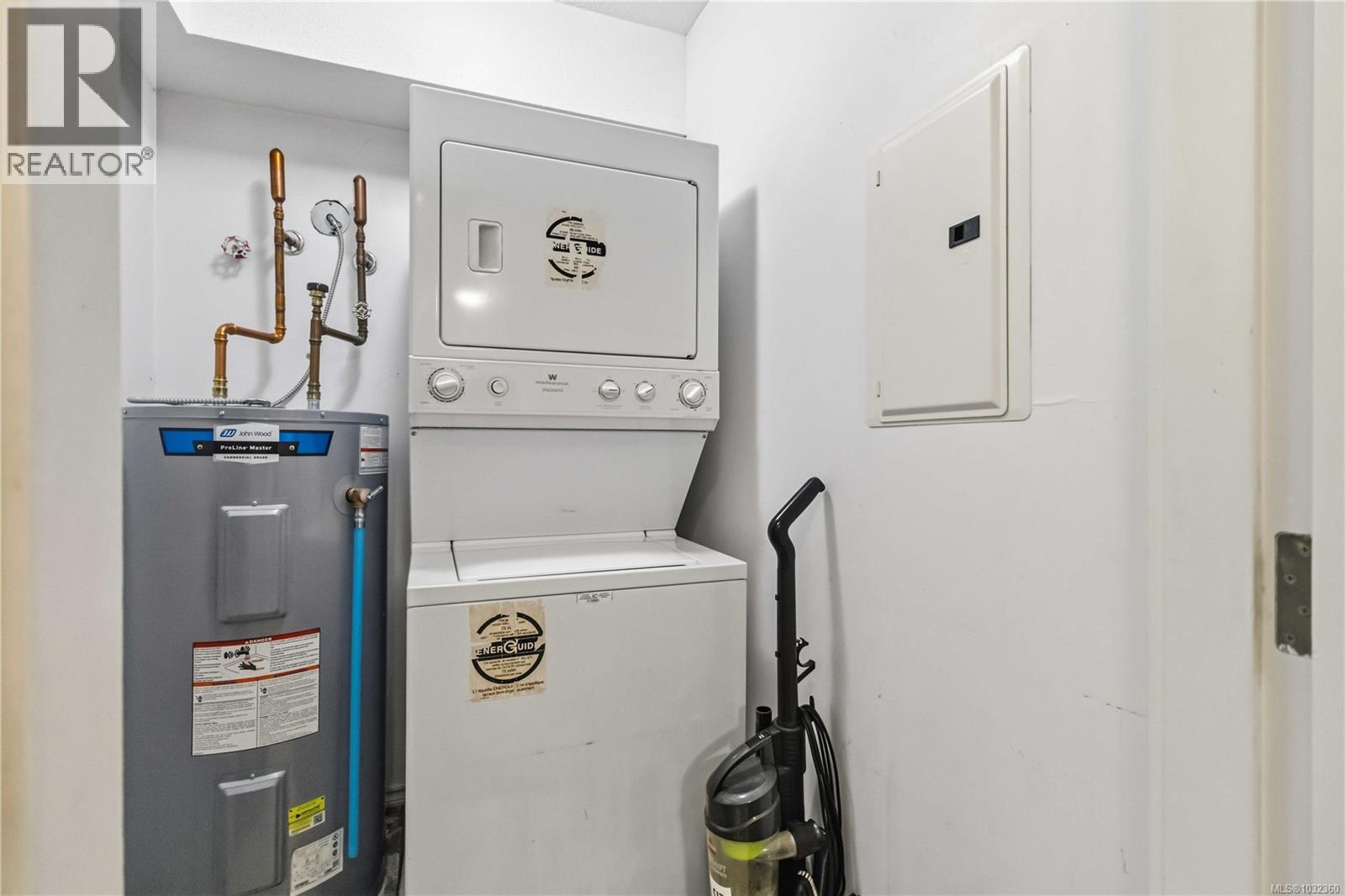 #211 1371 Hillside Ave - 22