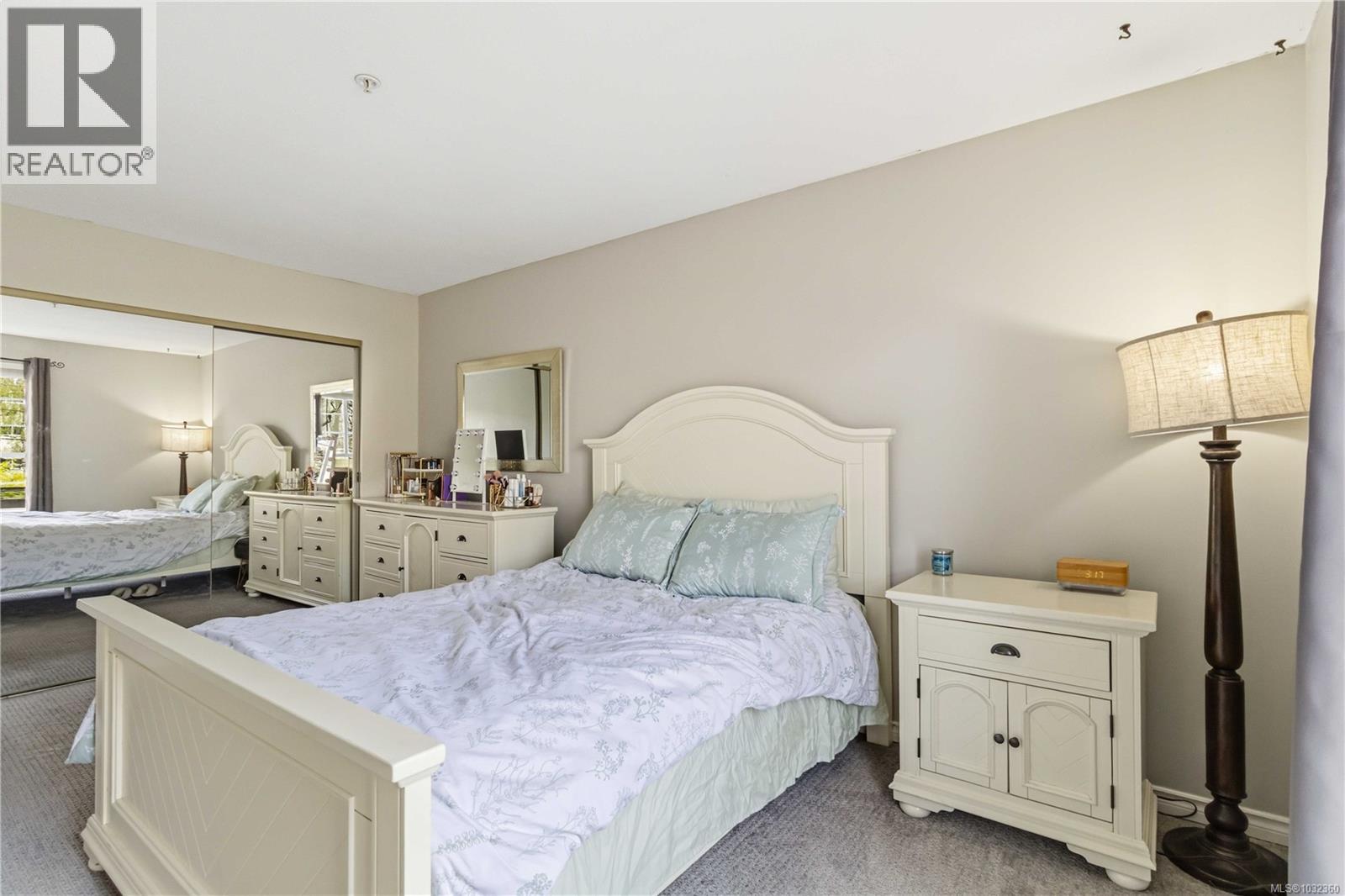 #211 1371 Hillside Ave - 24