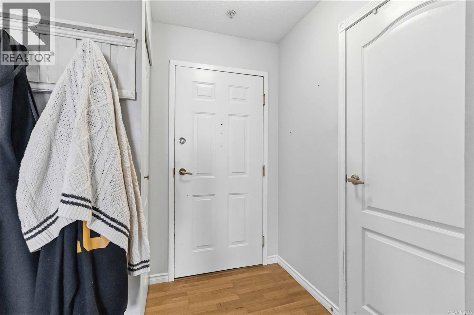 #211 1371 Hillside Ave - 9