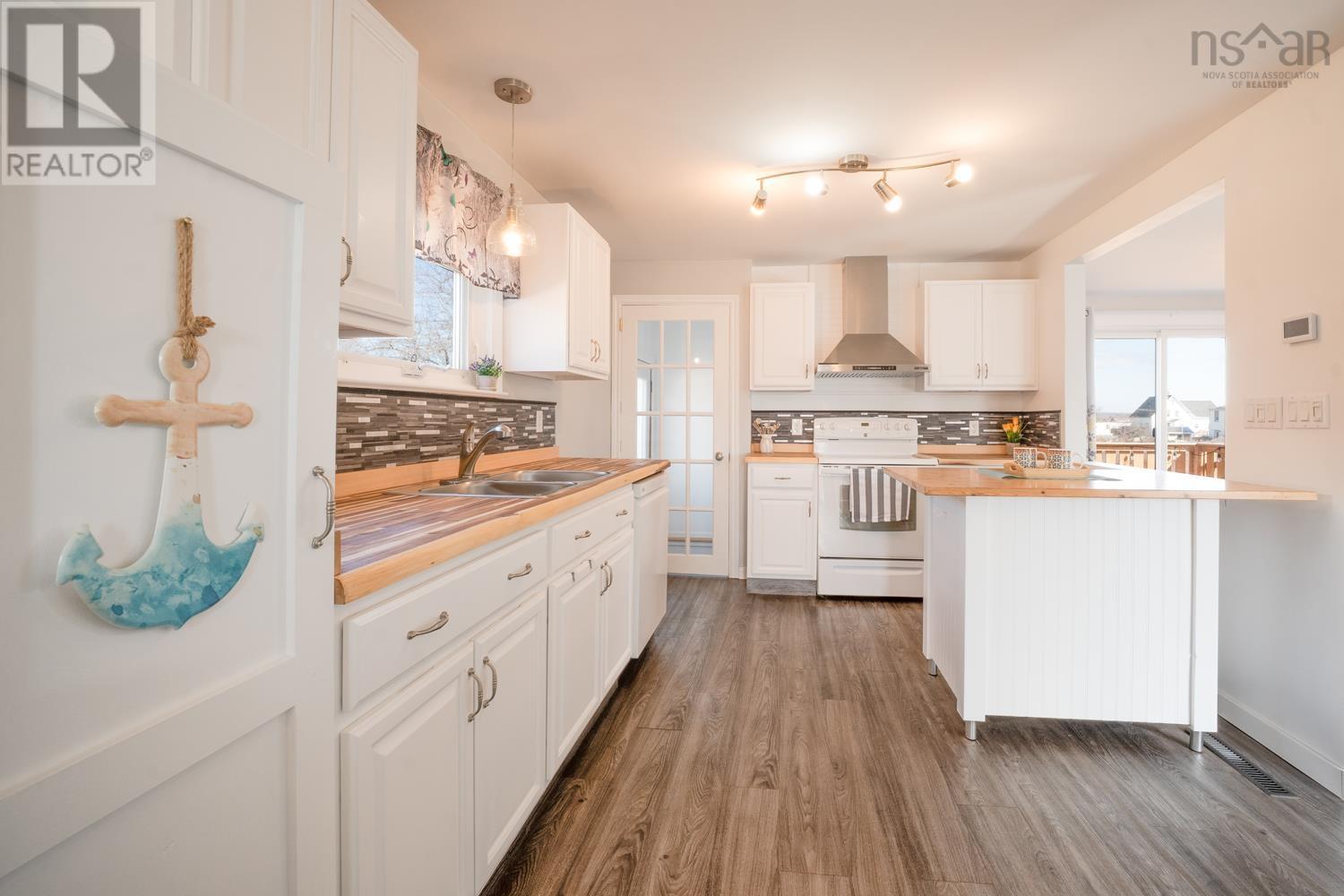 Property 10 of 50 of 42 Young Road