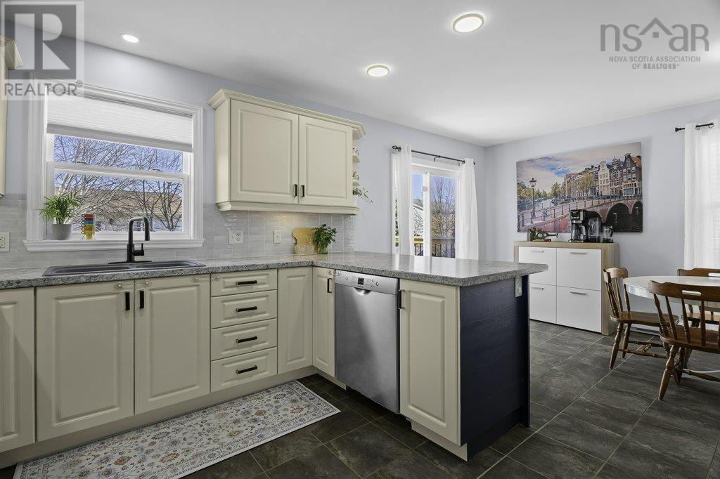 Property 22 of 50 of 100 Atikian Drive