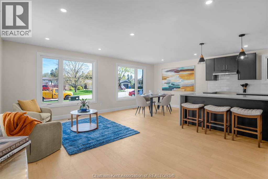 3 Academy CRESCENT - 4