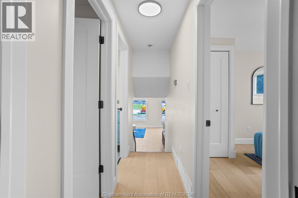 3 Academy CRESCENT - 28