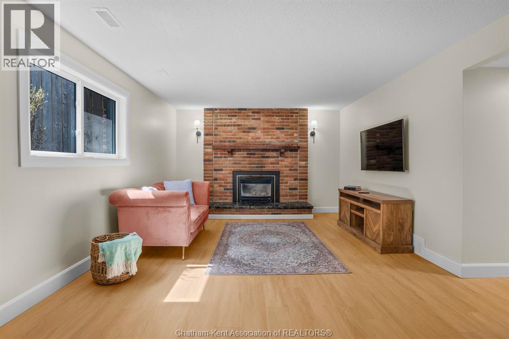 3 Academy CRESCENT - 13