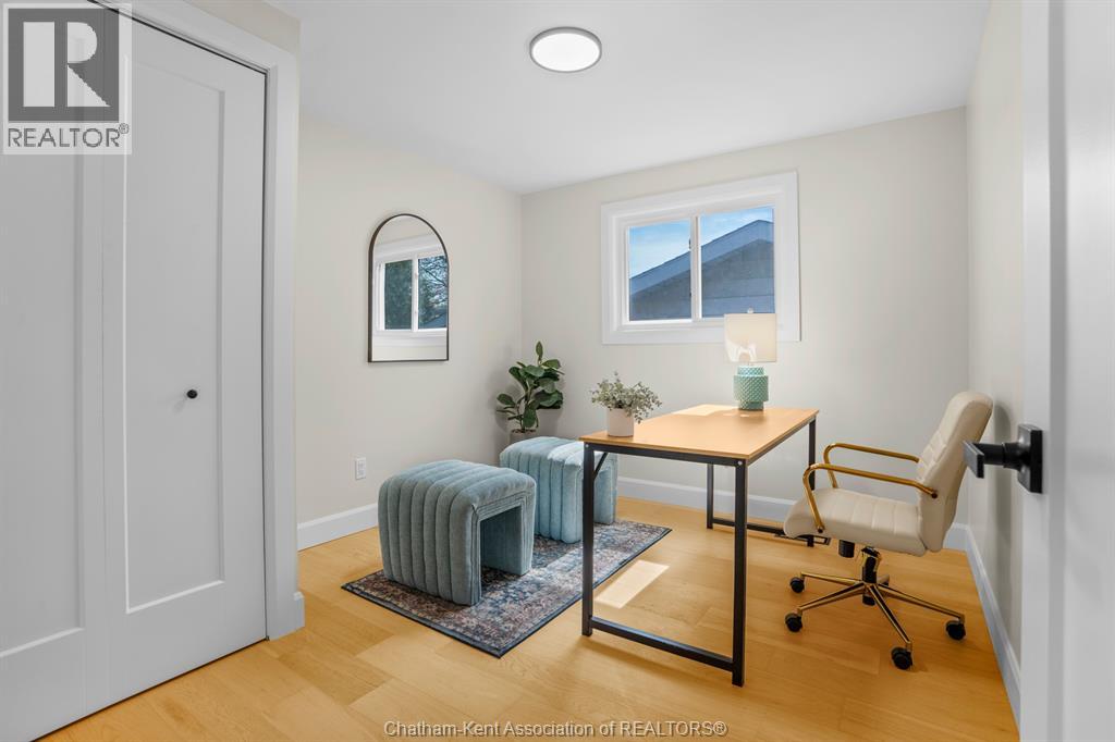 3 Academy CRESCENT - 21