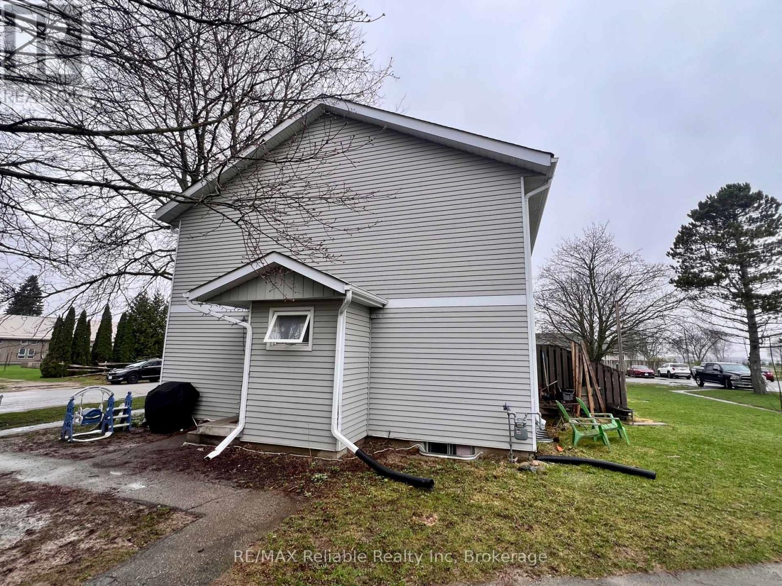 4 ST. CHARLES PLACE, Huron East (Vanastra), Ontario, N0M1L0 — Photo 6