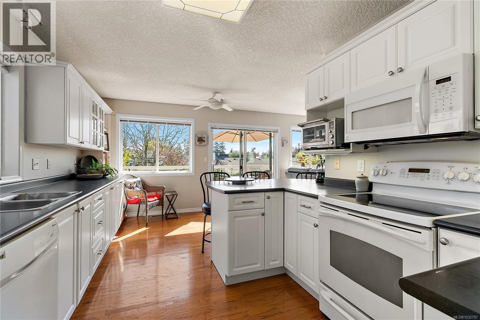 10347 BOWERBANK RD - 14