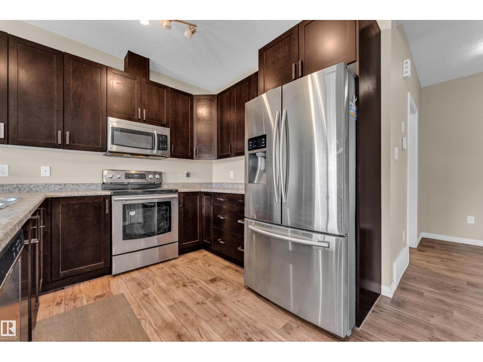 2526 19A AV NW, Edmonton