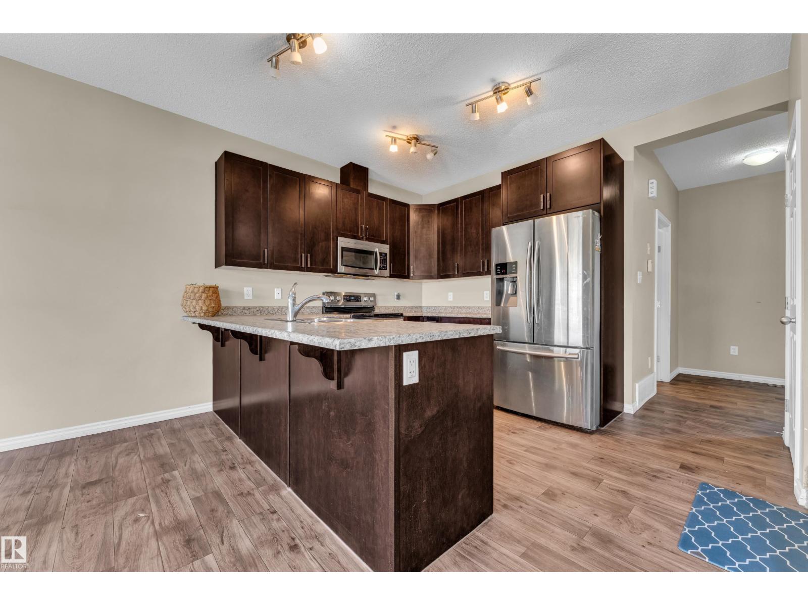 2526 19A AV NW, Edmonton