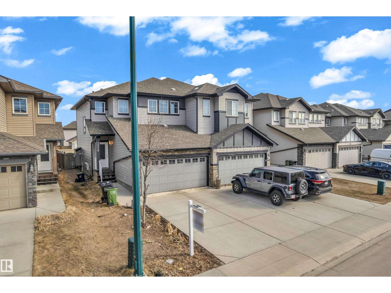 2526 19A AV NW - 2