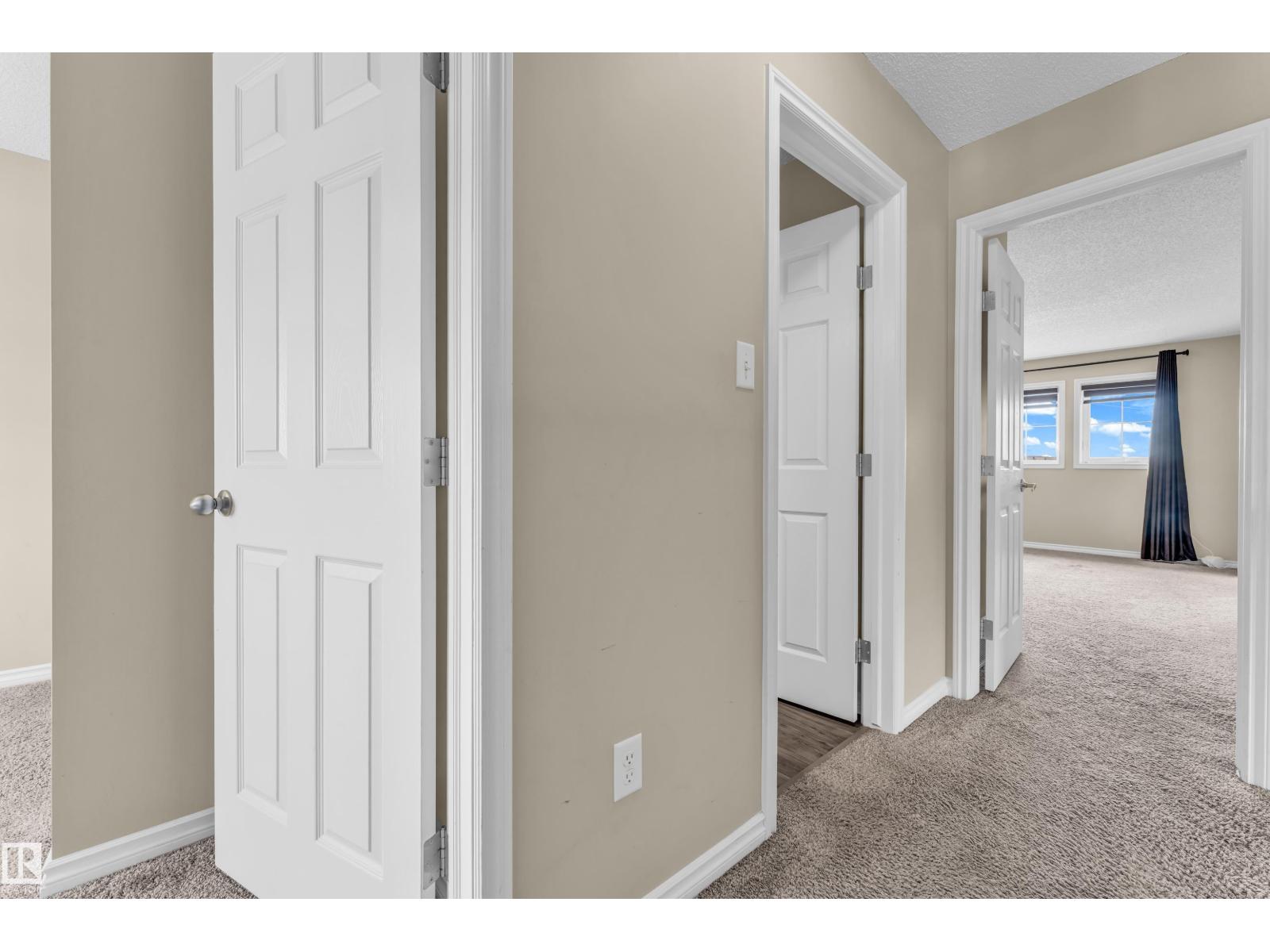 2526 19A AV NW, Edmonton