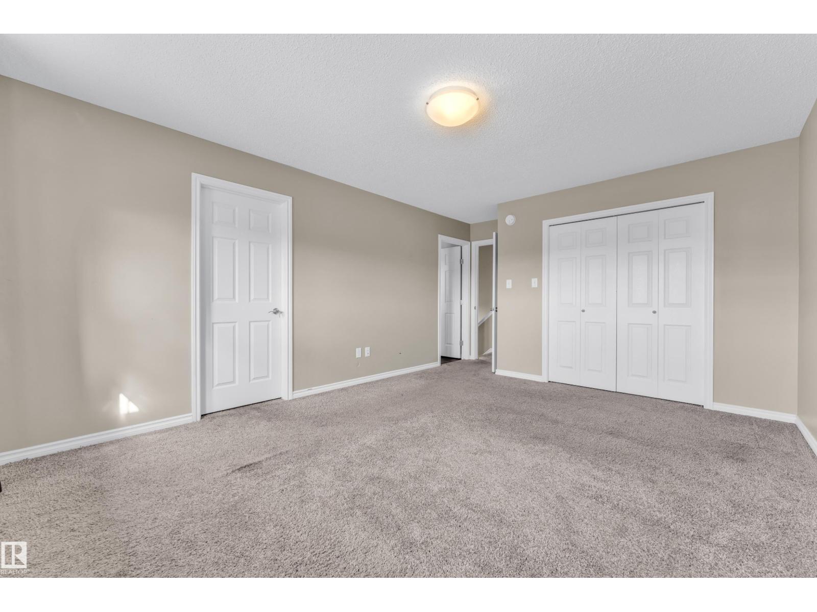 2526 19A AV NW, Edmonton