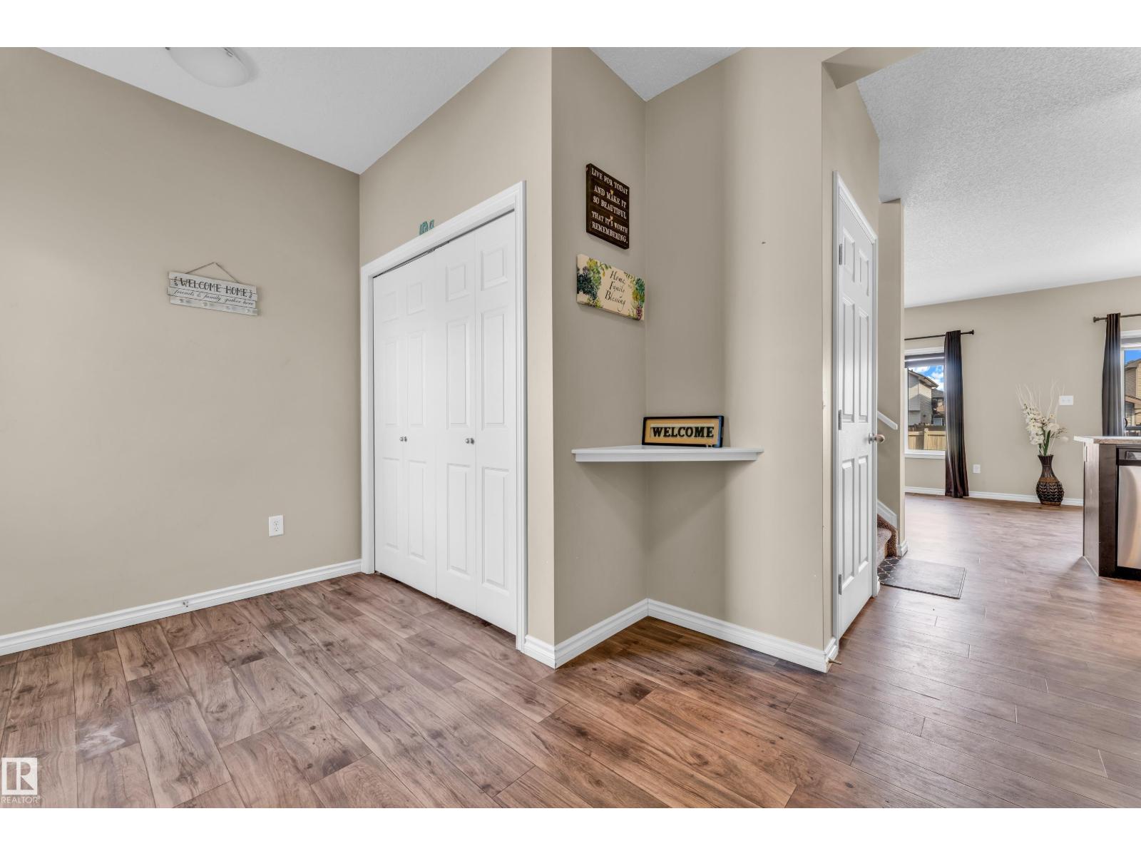 2526 19A AV NW, Edmonton