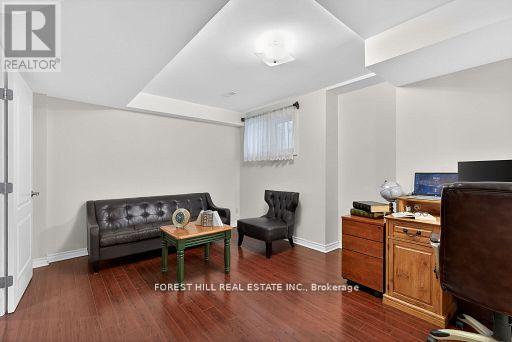 15 TOPOROWSKI AVENUE - 36