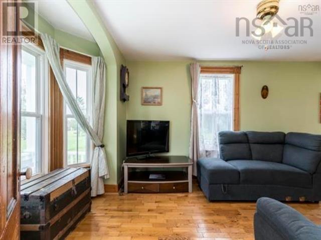 Property 14 of 44 of 171 Round Bay Ferry Road