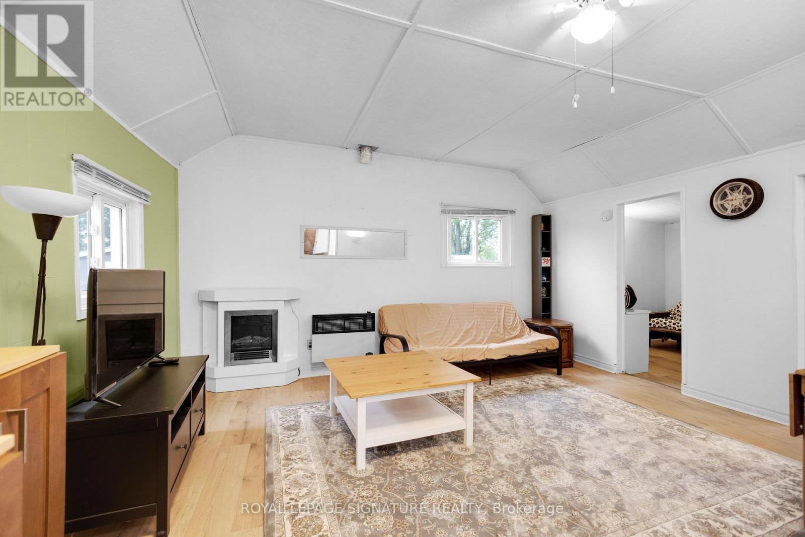 25 PLAYFAIR DRIVE - 10