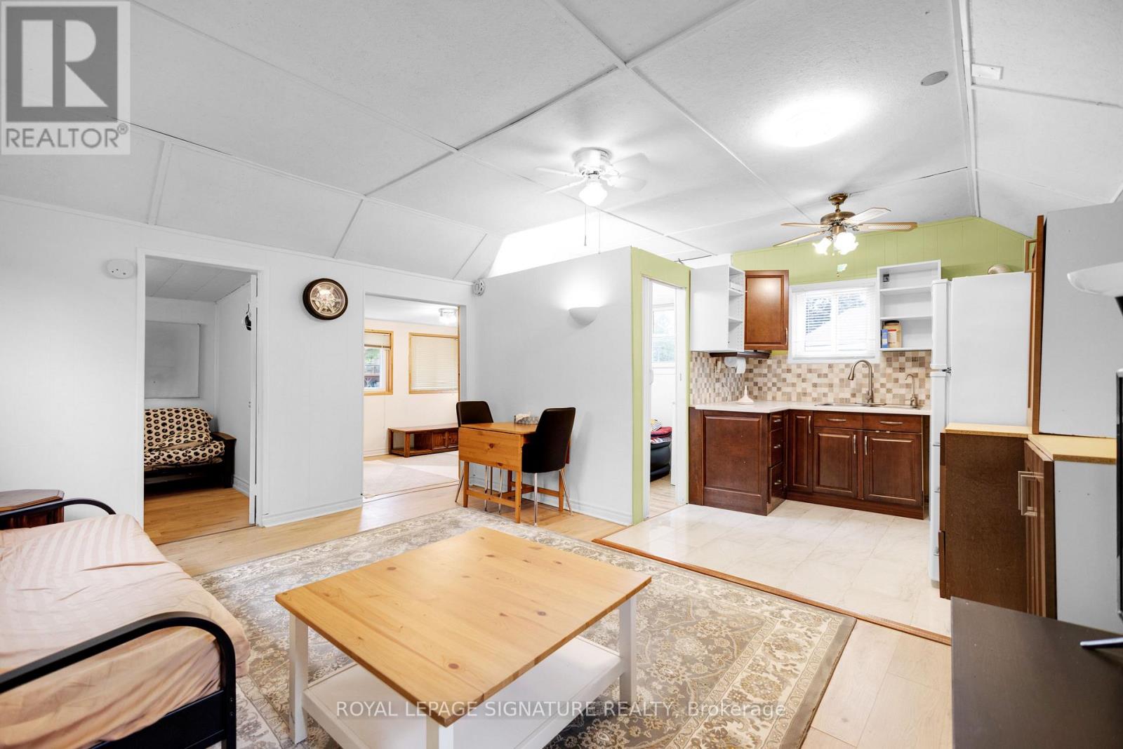25 PLAYFAIR DRIVE - 12