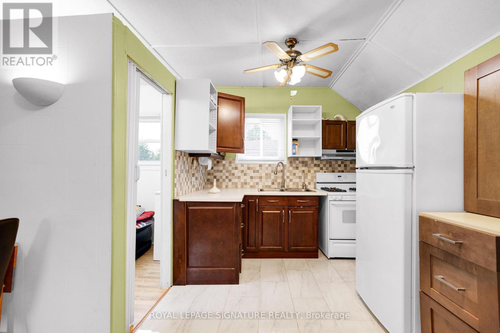 25 PLAYFAIR DRIVE - 13