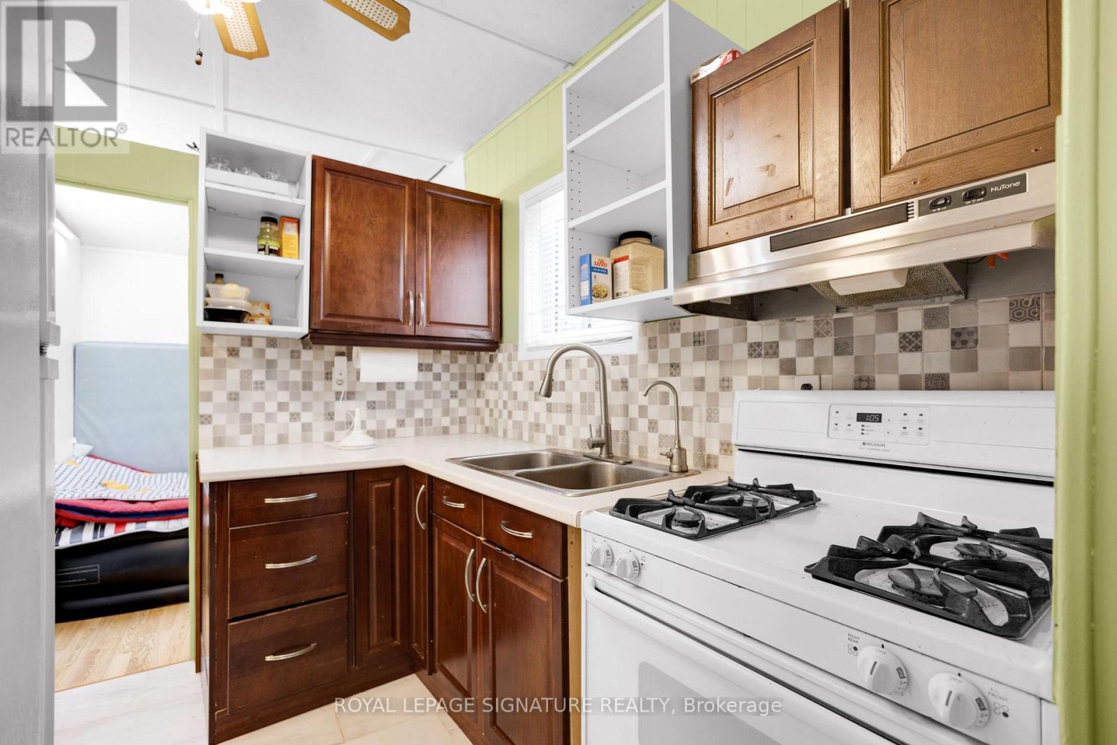 25 PLAYFAIR DRIVE - 17