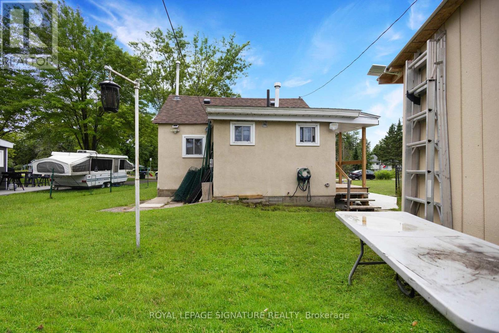 25 PLAYFAIR DRIVE - 29