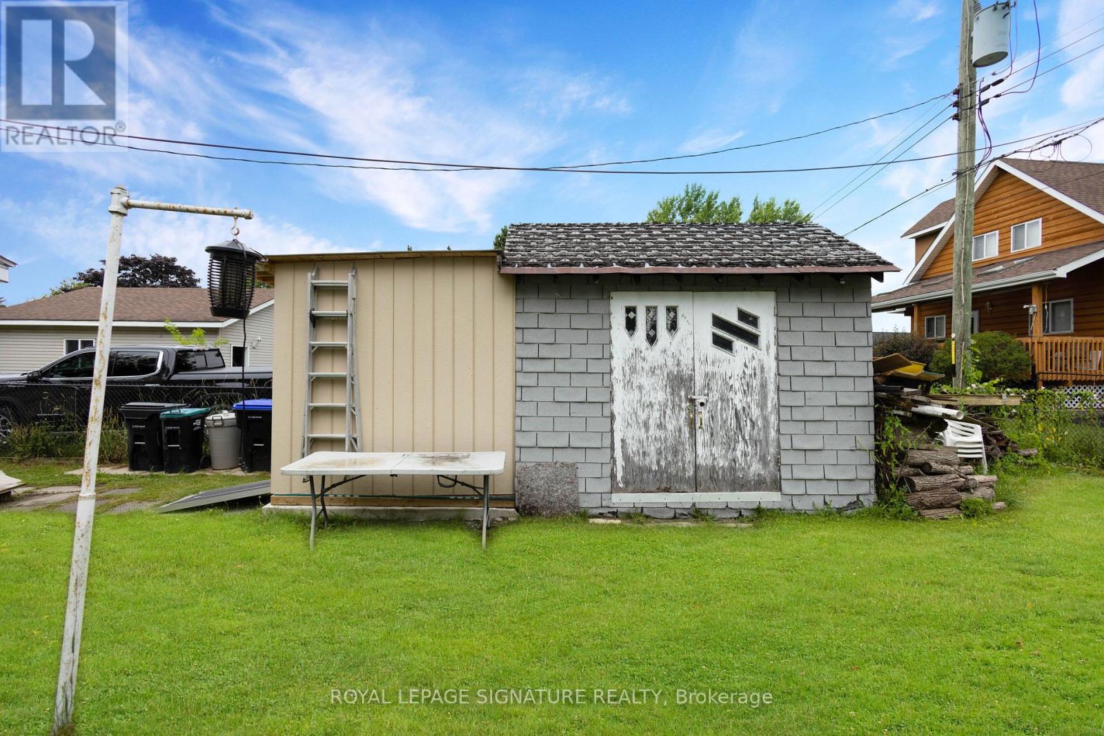 25 PLAYFAIR DRIVE - 30