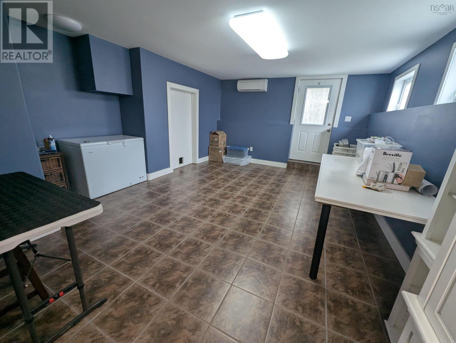 Property 32 of 48 of 305 Club Road