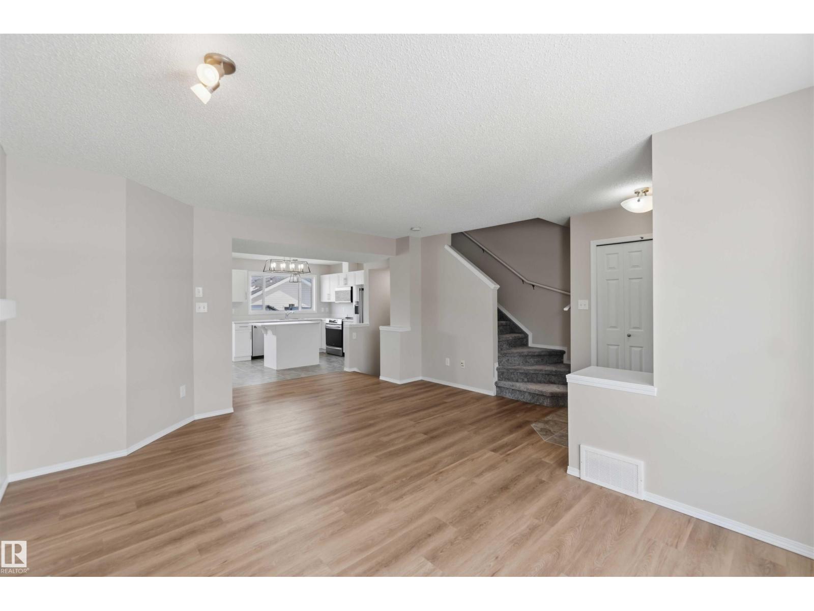 2003 71 ST SW, Edmonton