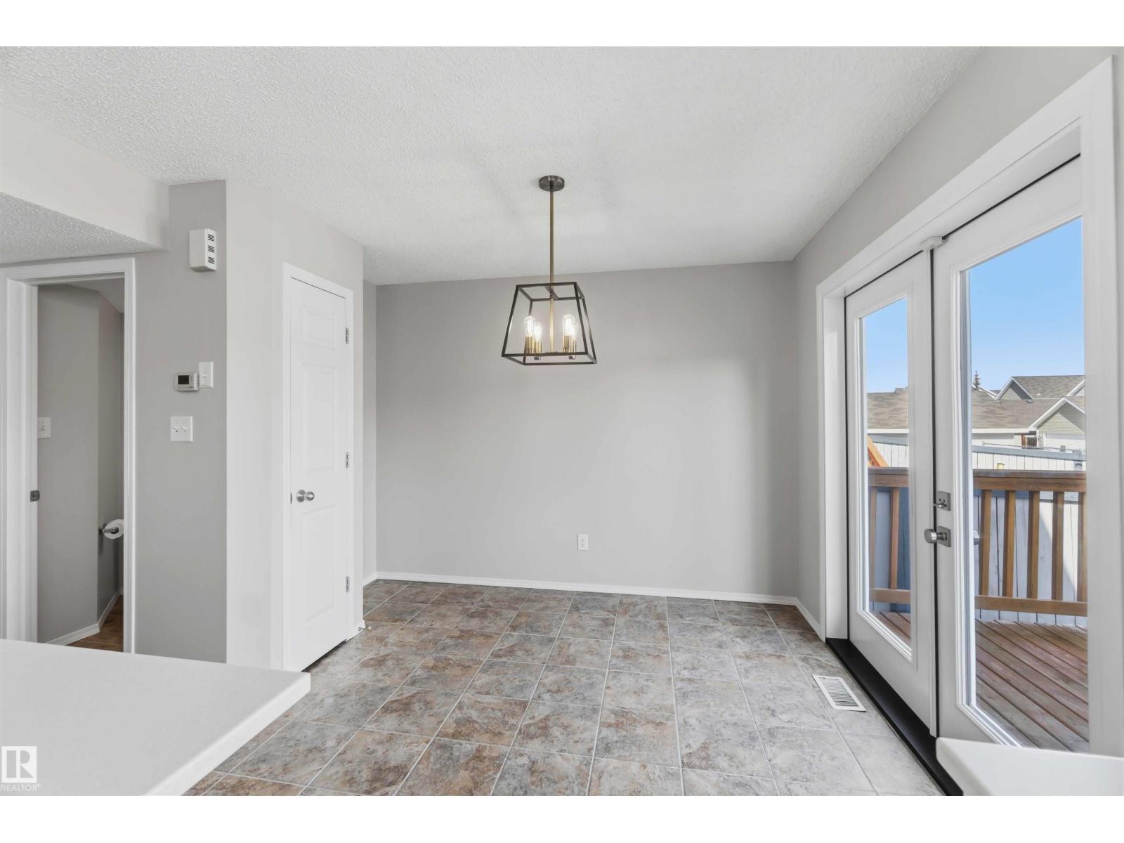 2003 71 ST SW, Edmonton