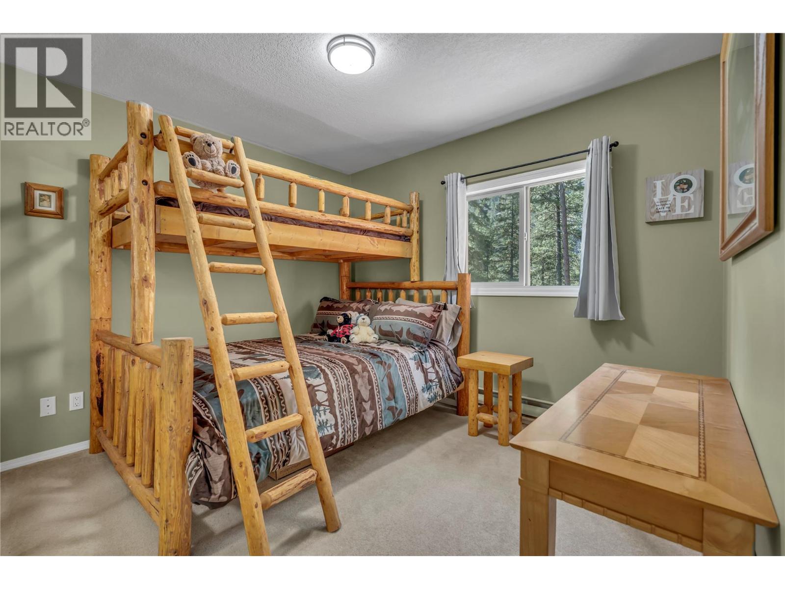 2261 Arcat Road, Princeton