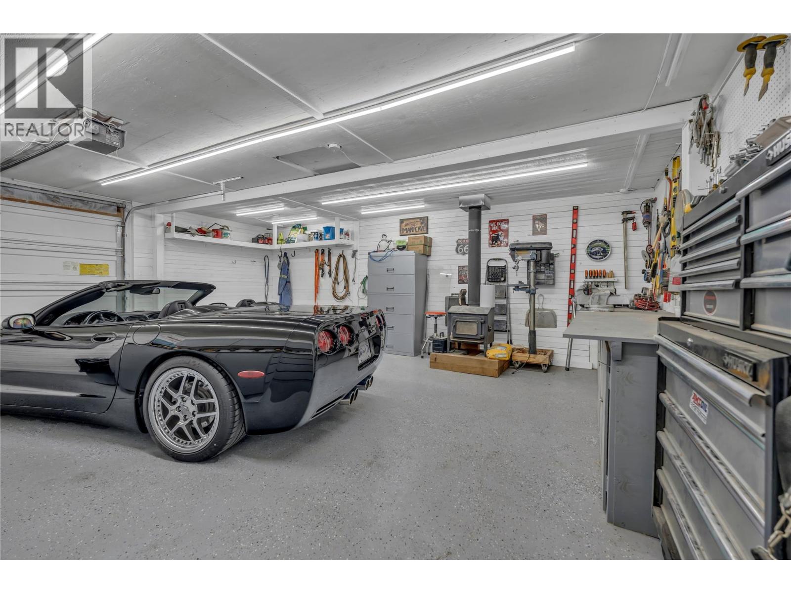2261 Arcat Road, Princeton