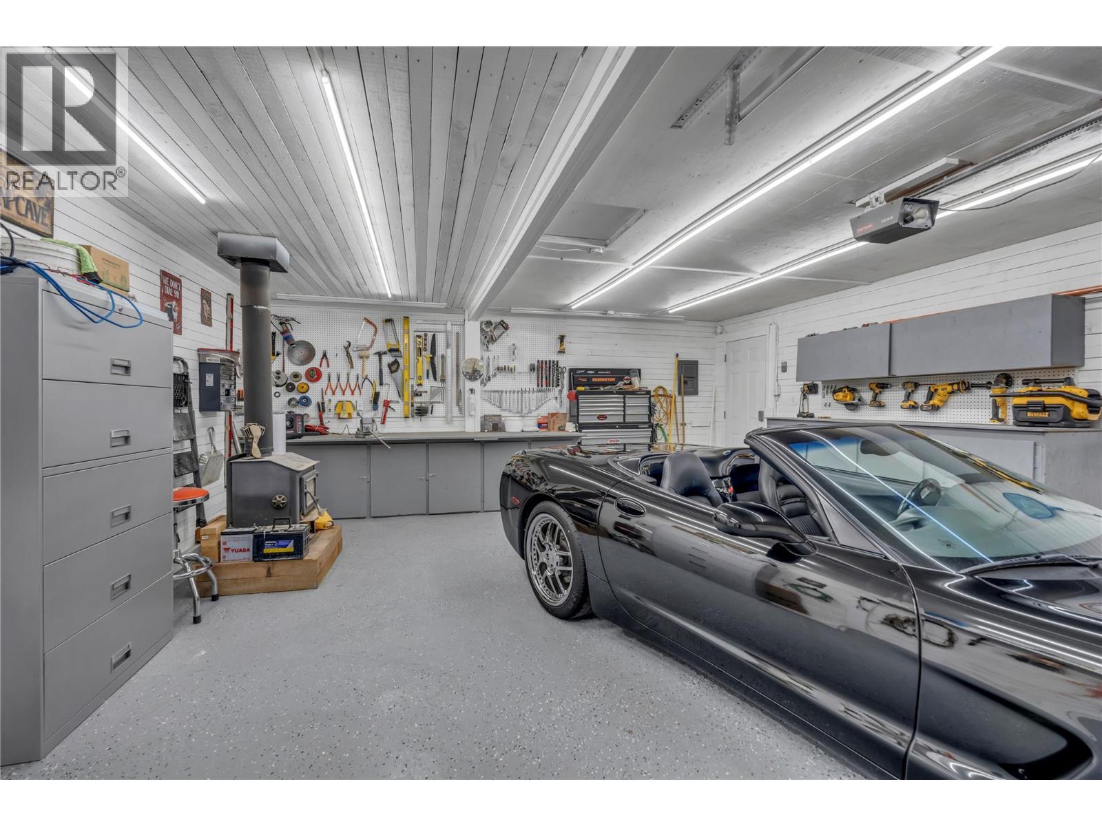 2261 Arcat Road, Princeton