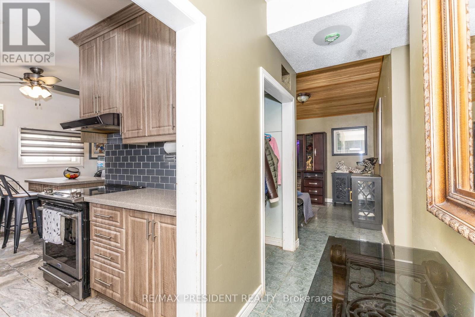 7648 REDSTONE ROAD - 7