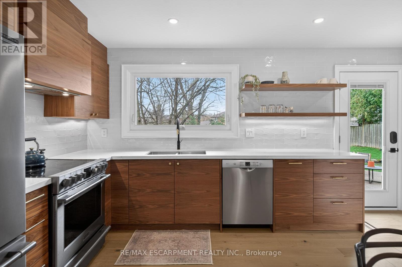 1878 HEATHER HILLS DRIVE, Burlington (Tyandaga), Ontario, L7P3A3 — Photo 5