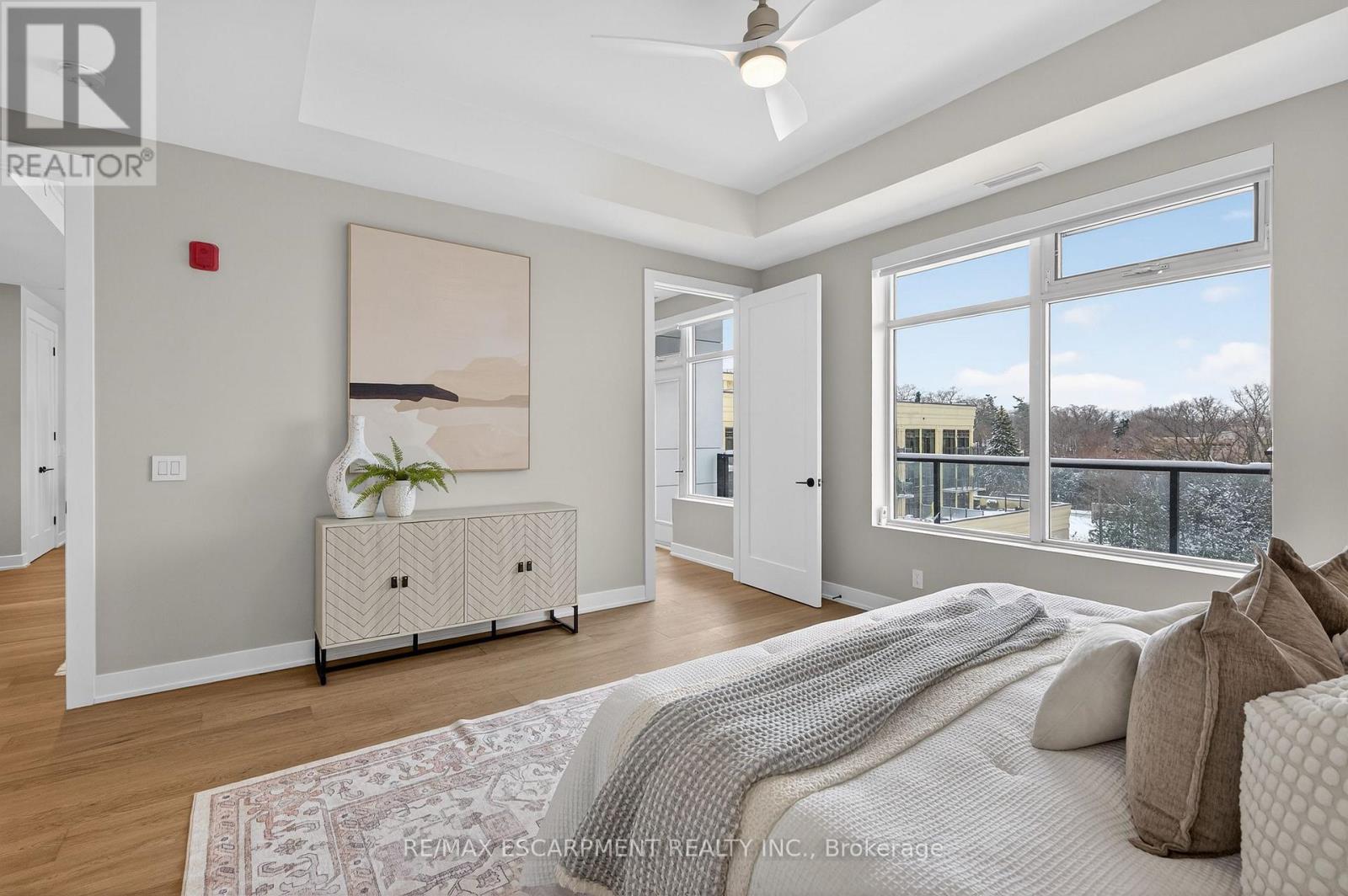 #401 123 MAURICE DRIVE - 21