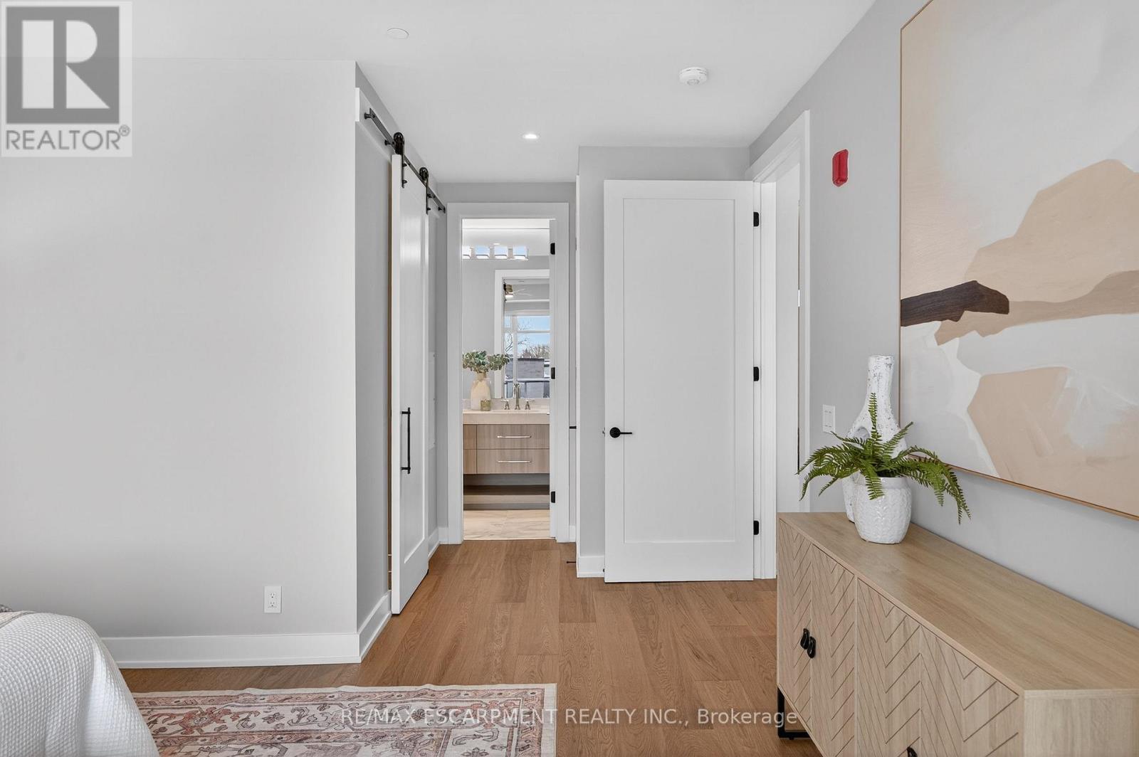 #401 123 MAURICE DRIVE - 23