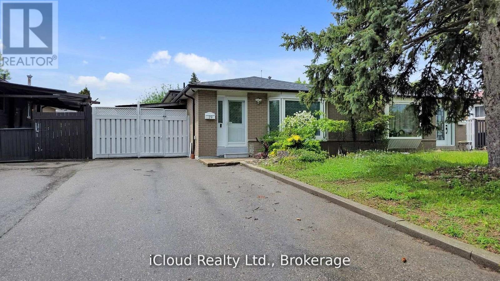 19 FLAMINGO CRESCENT - 1