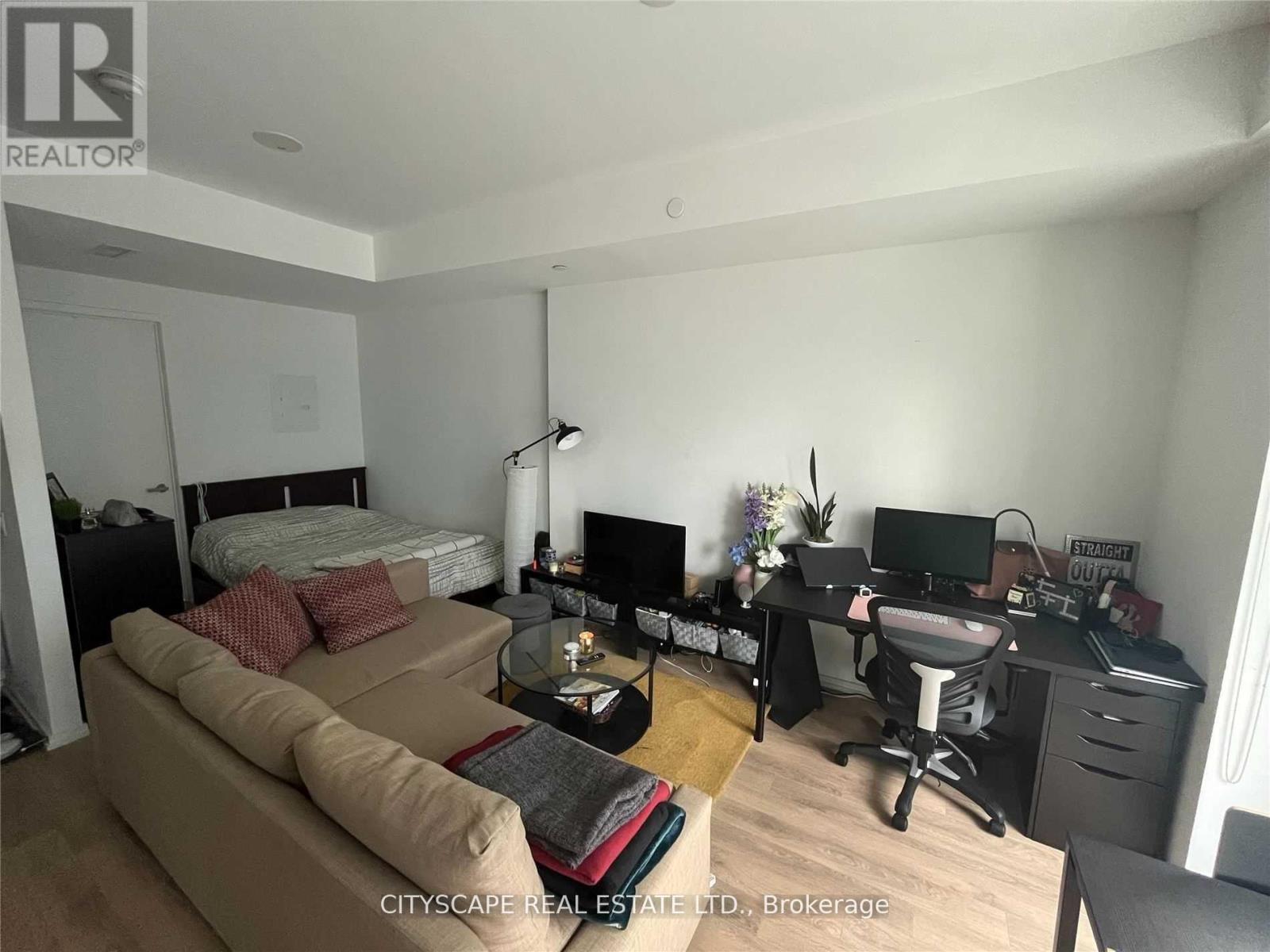 1508 - 197 YONGE STREET S