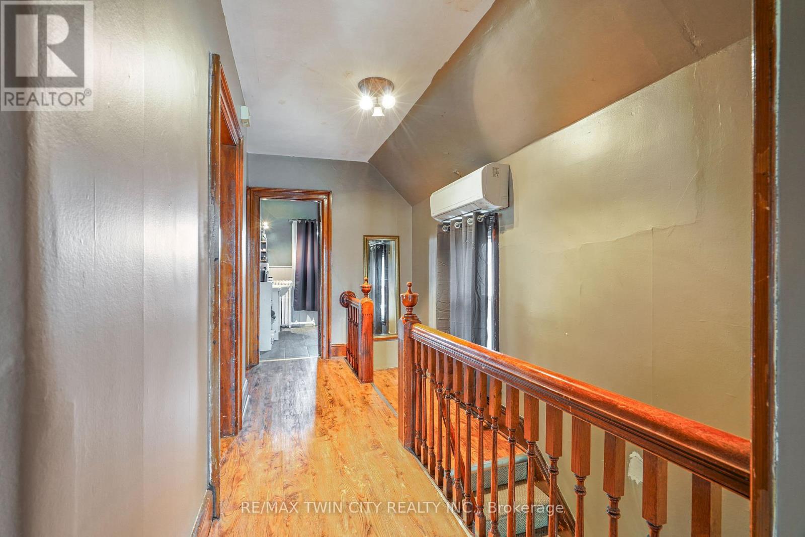 10 HENRIETTA STREET - 19