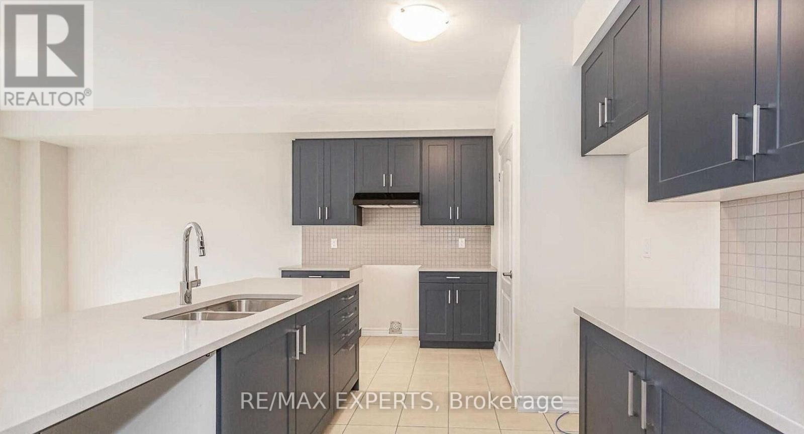 72 MALCOLM CRESCENT - 6