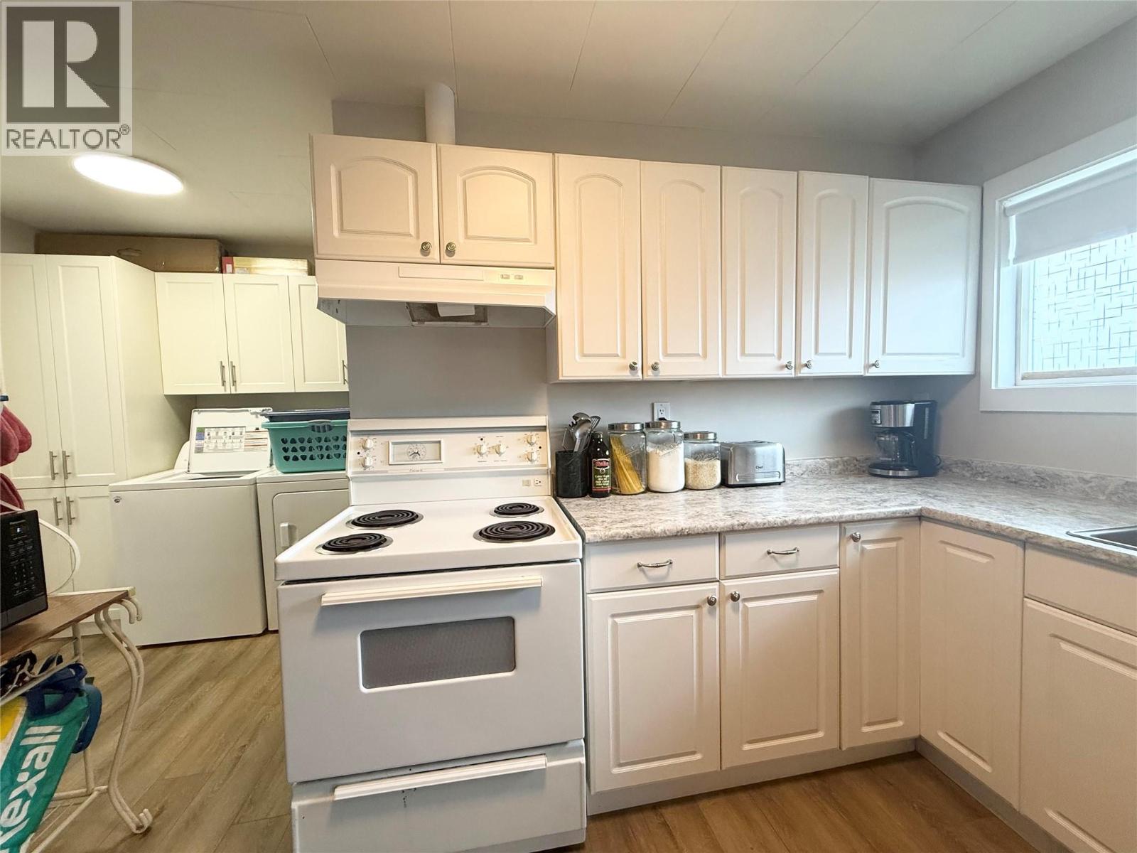 #A&B 2099 BLAIR Street - 10