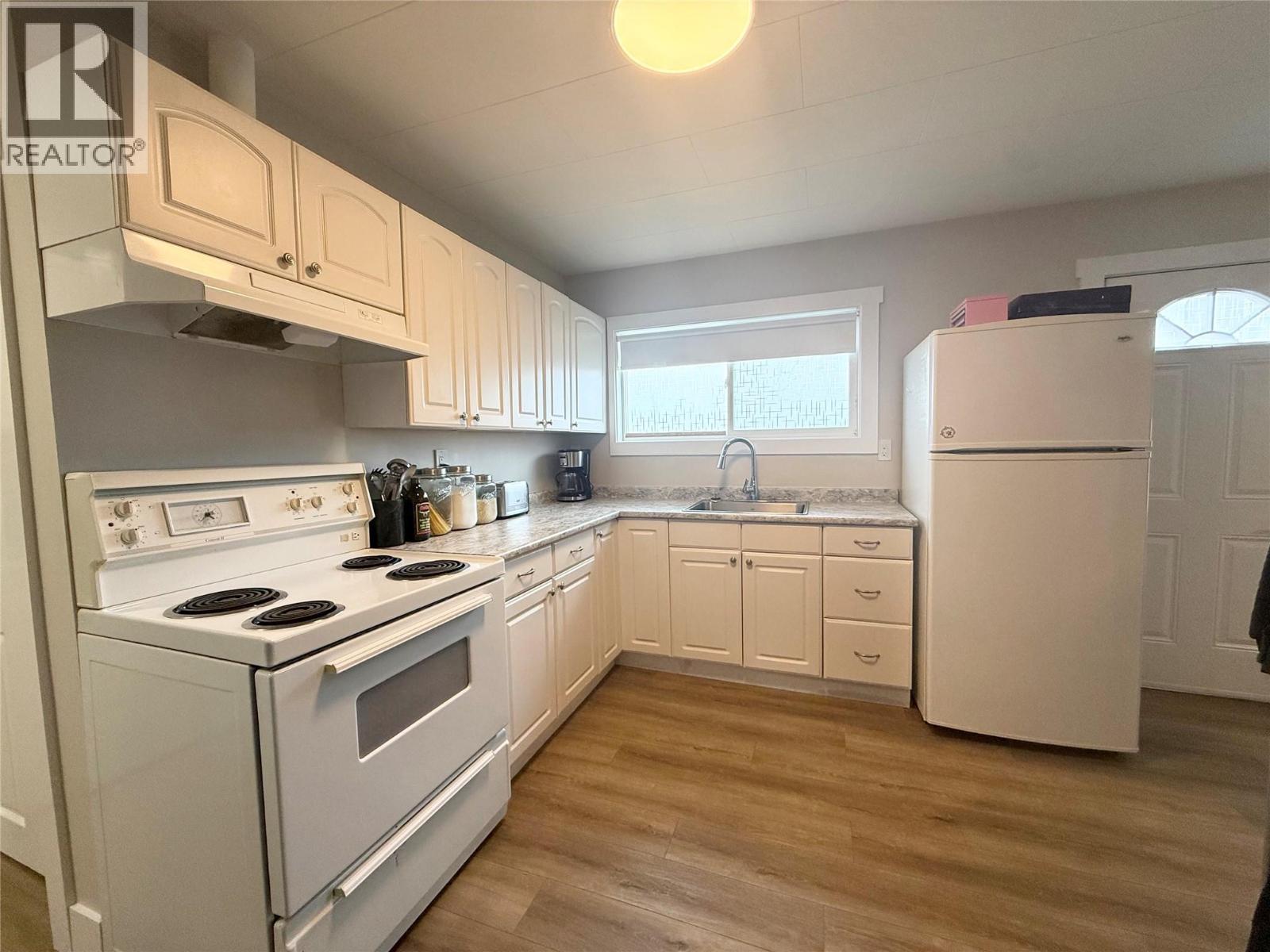 #A&B 2099 BLAIR Street - 8