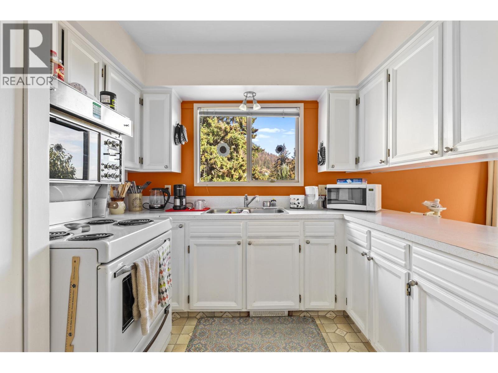  5284 Tailyour Lane, Peachland