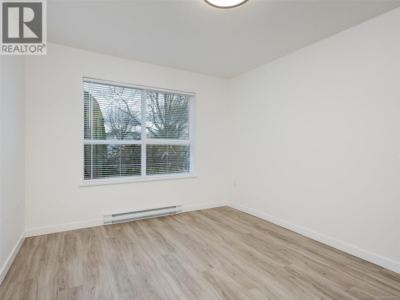 104 689 Bay St — photo 15