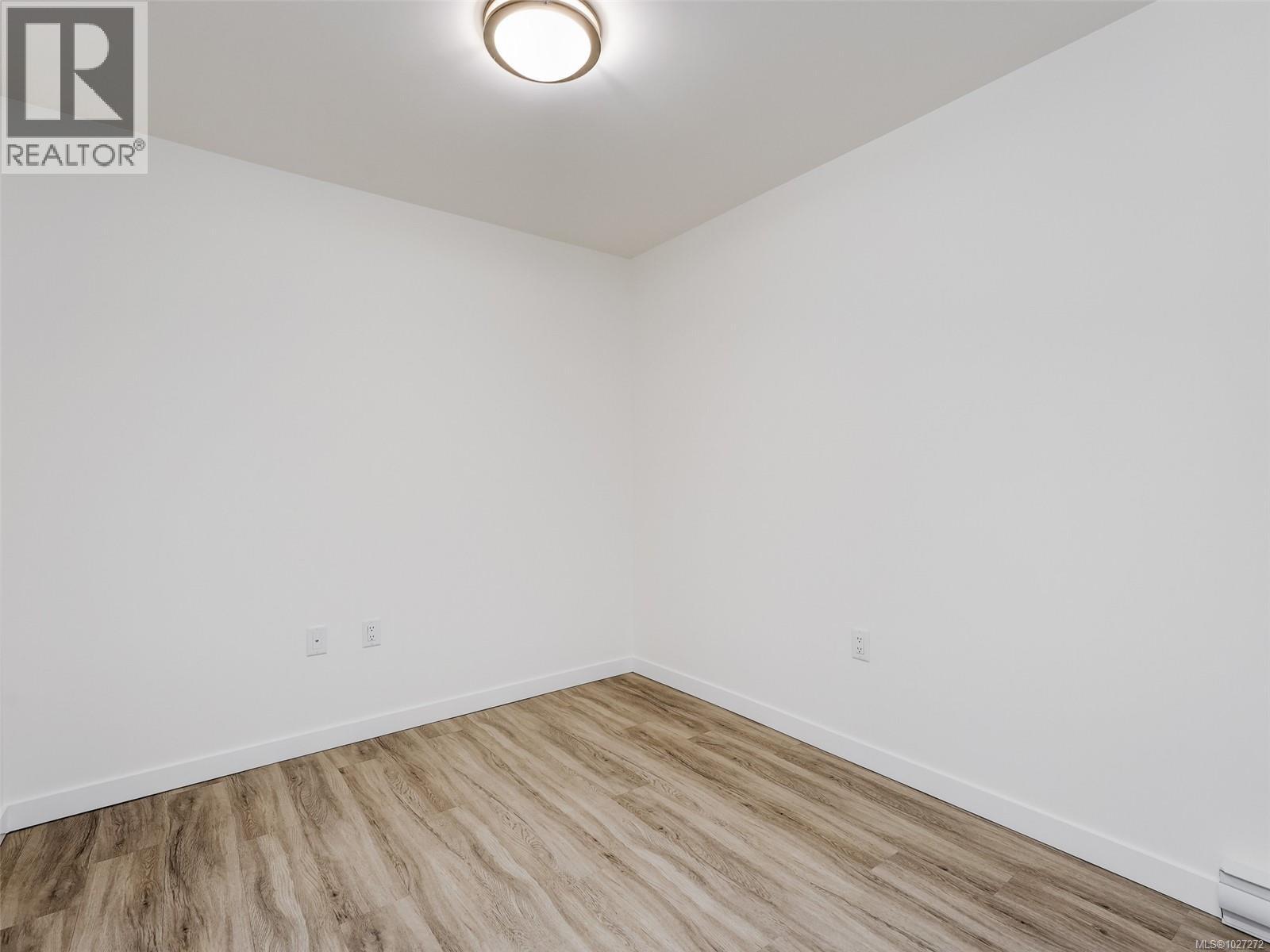 104 689 Bay St — photo 22