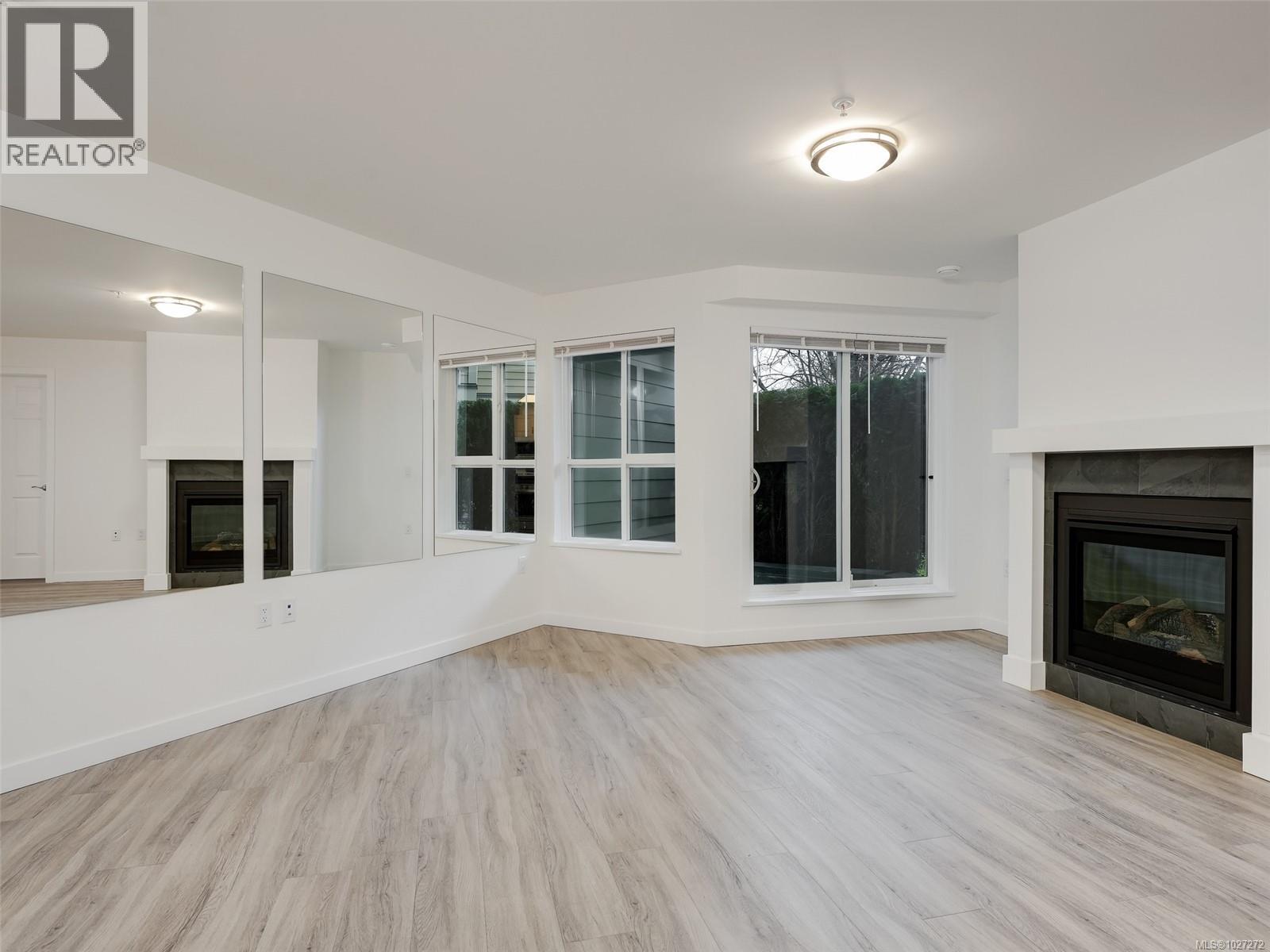 104 689 Bay St — photo 8