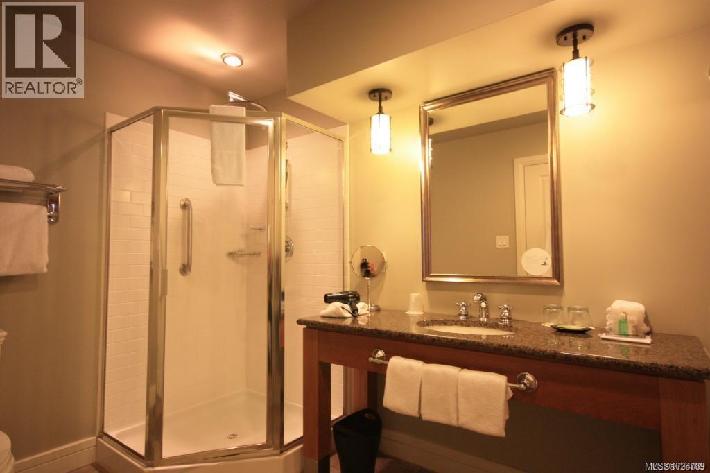 232/234 1999 Country Club Way, Langford
