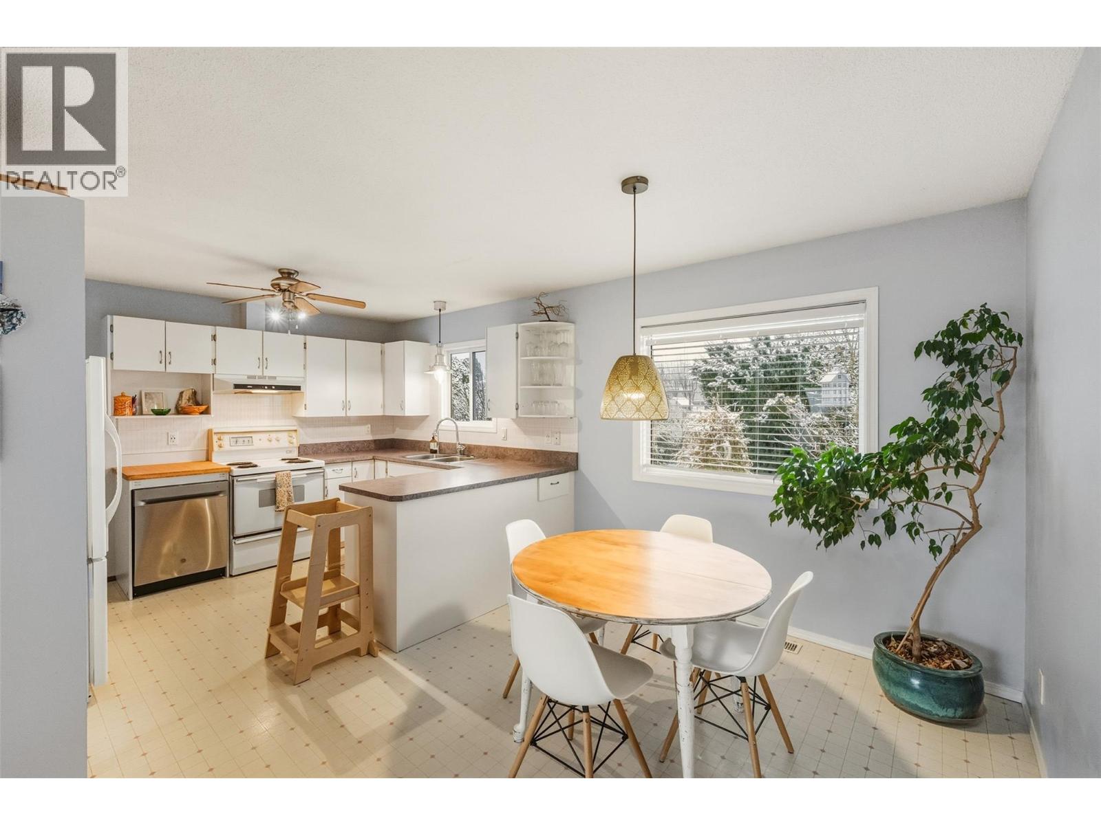 13031 Steven Avenue, Summerland