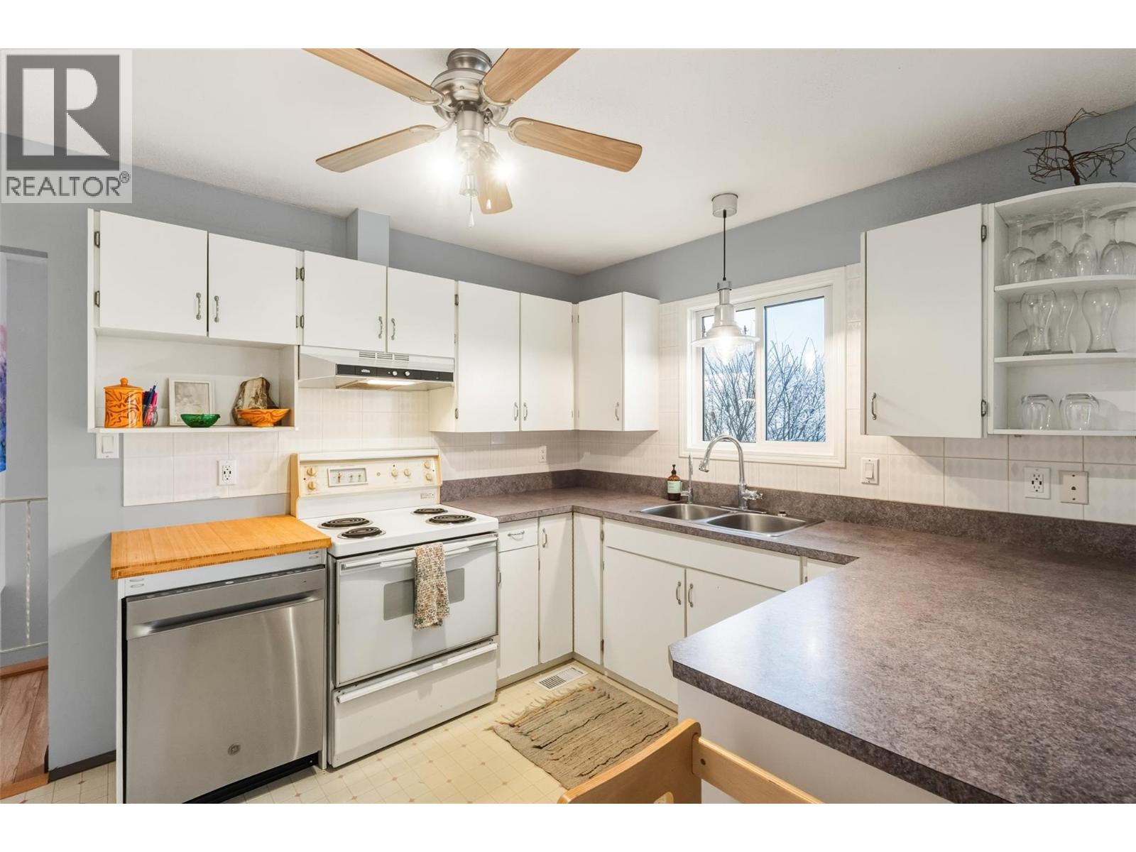 13031 Steven Avenue, Summerland