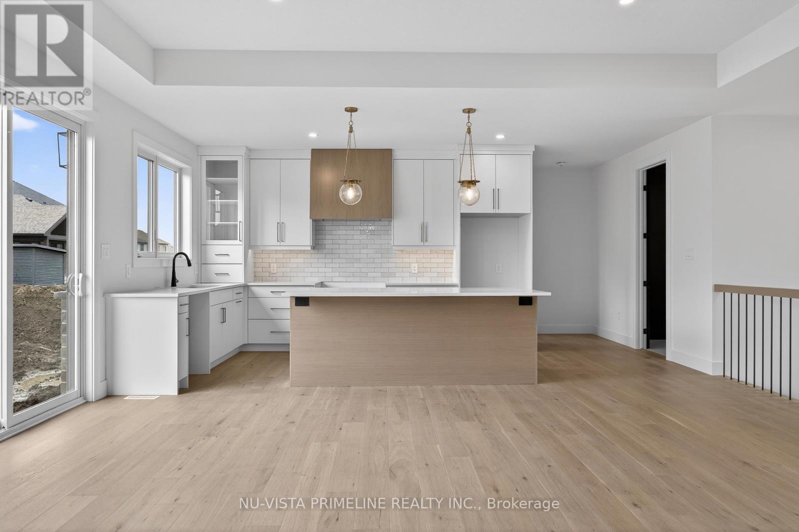 115 TIMBERWALK TRAIL W Property Photo