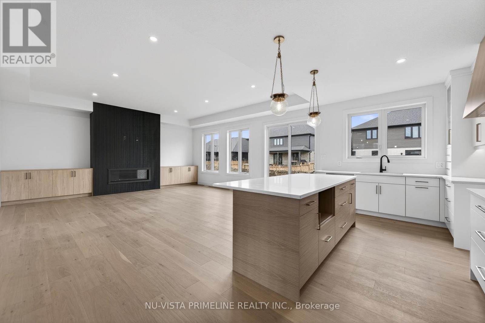 115 TIMBERWALK TRAIL W Property Photo